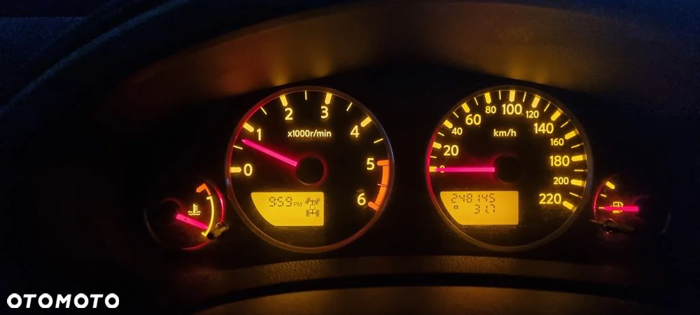 Nissan Pathfinder 2.5 D LE - 11