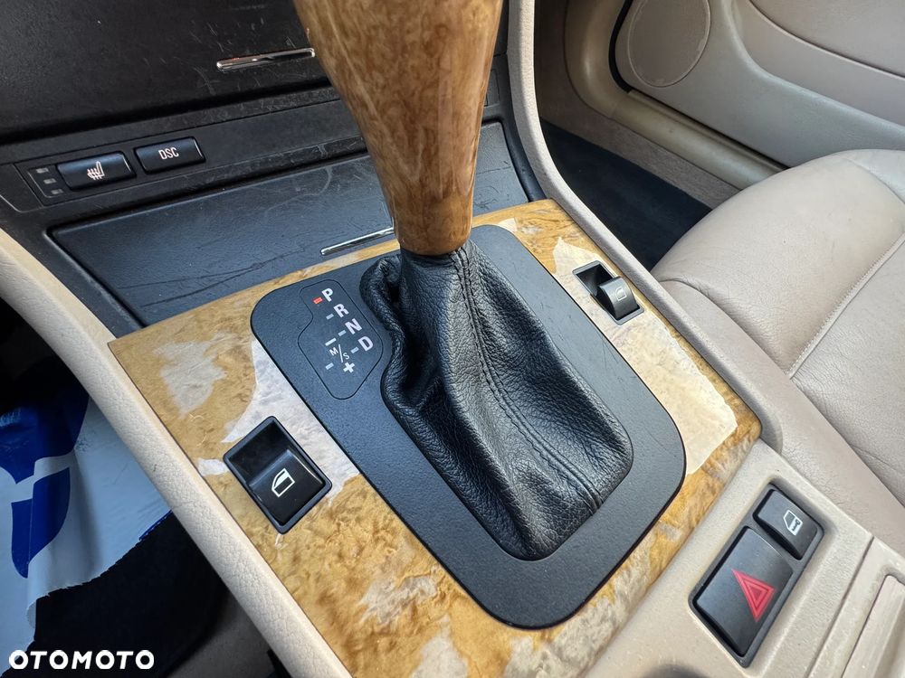 BMW Seria 3 318i Edition Exclusive - 23