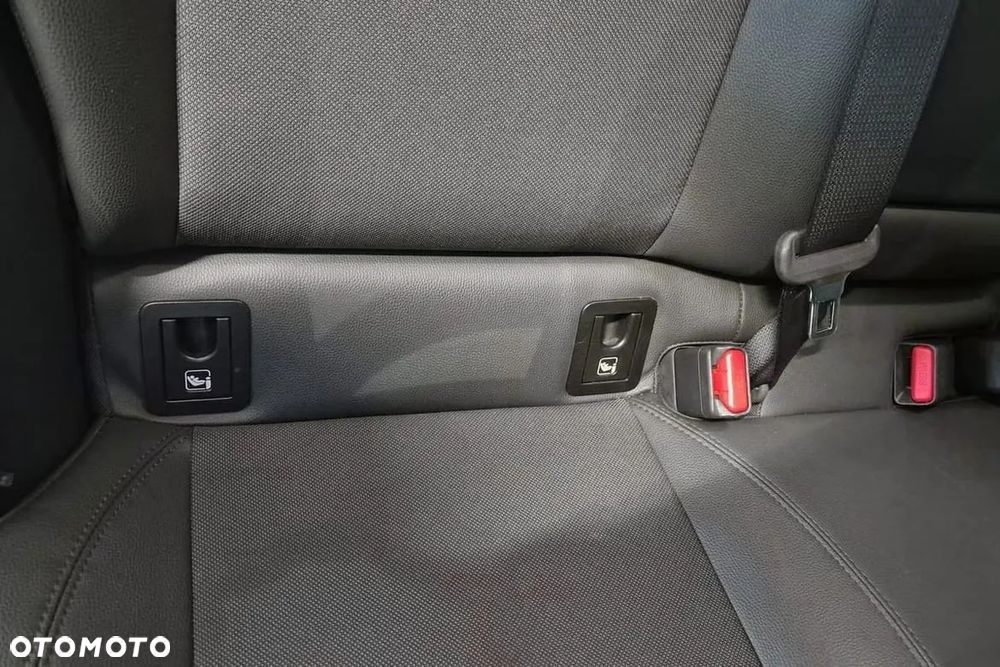 Toyota Corolla 1.8 Hybrid Club - 23