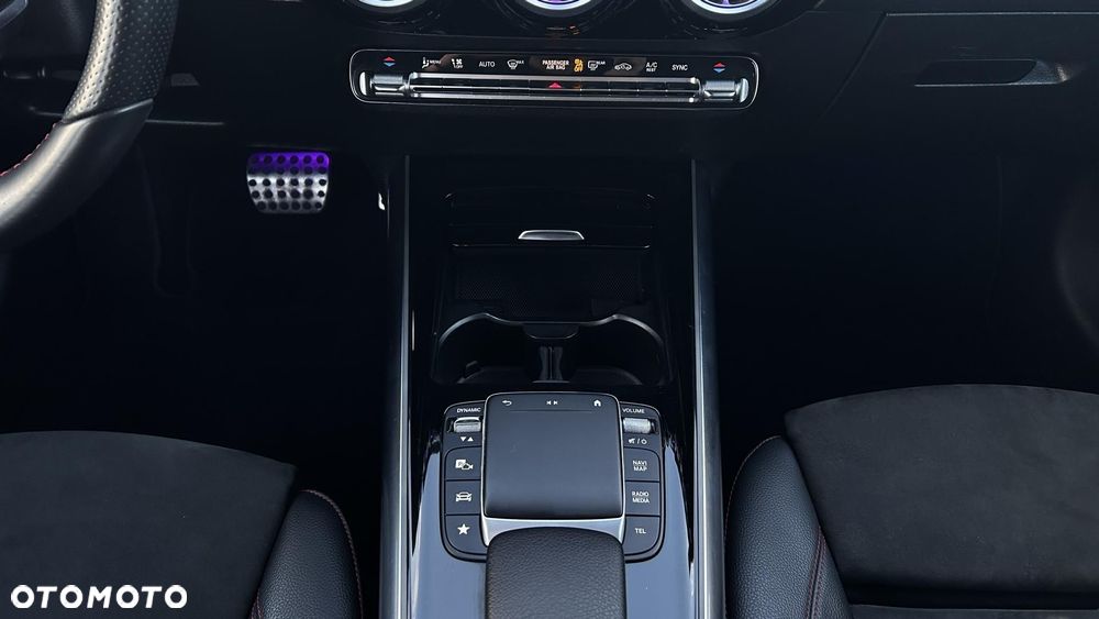 Mercedes-Benz GLA - 19