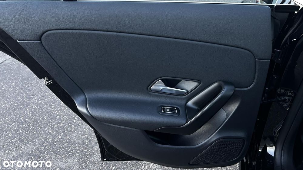 Mercedes-Benz CLA - 25