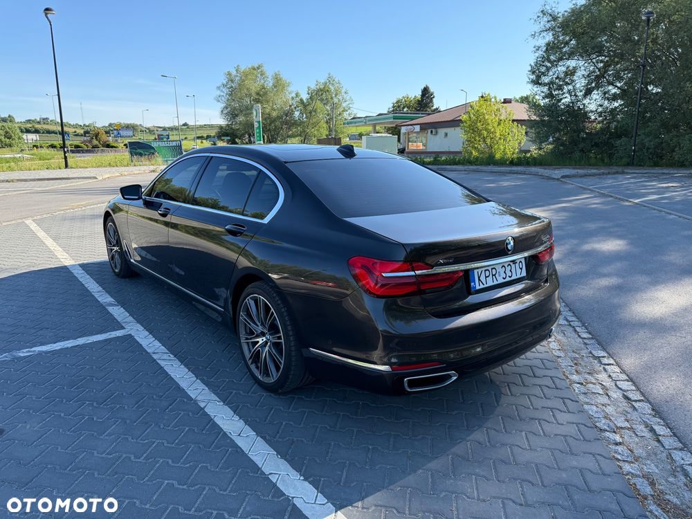 BMW Seria 7 750i xDrive Edition Exclusive - 10