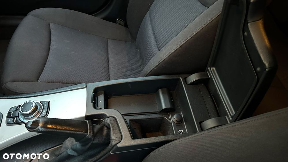 BMW Seria 3 320d Efficient Dynamics - 24