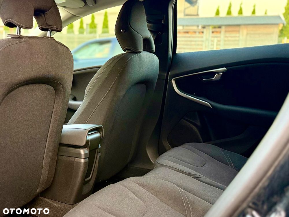 Volvo V40 D2 R-Design Summum - 15