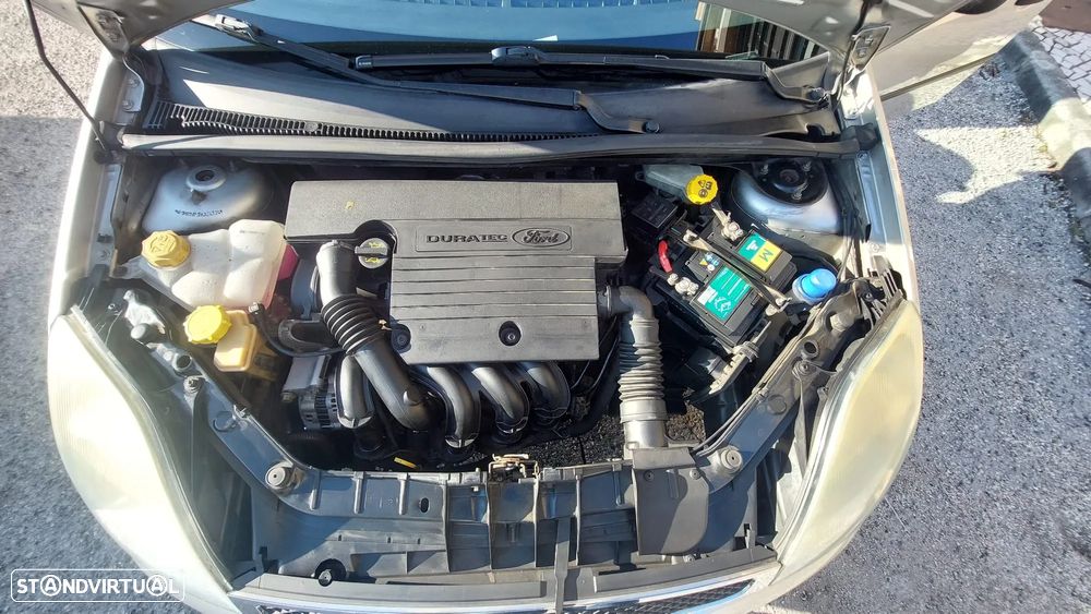 Ford Fiesta 1.25 Ghia - 12