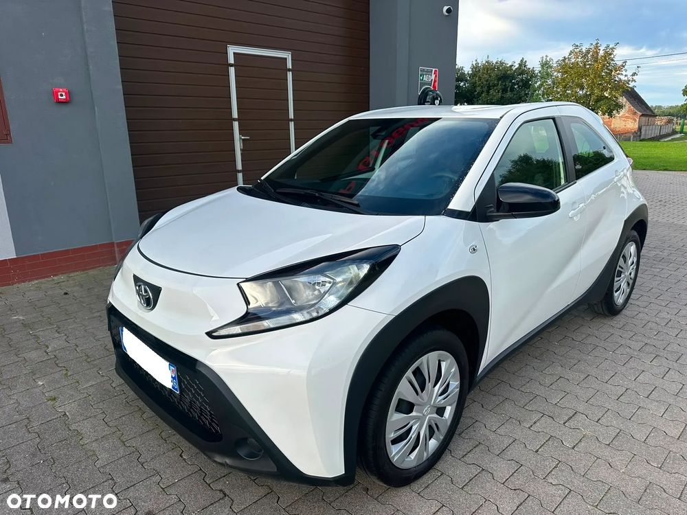 Toyota Aygo X S-CVT Play - 36