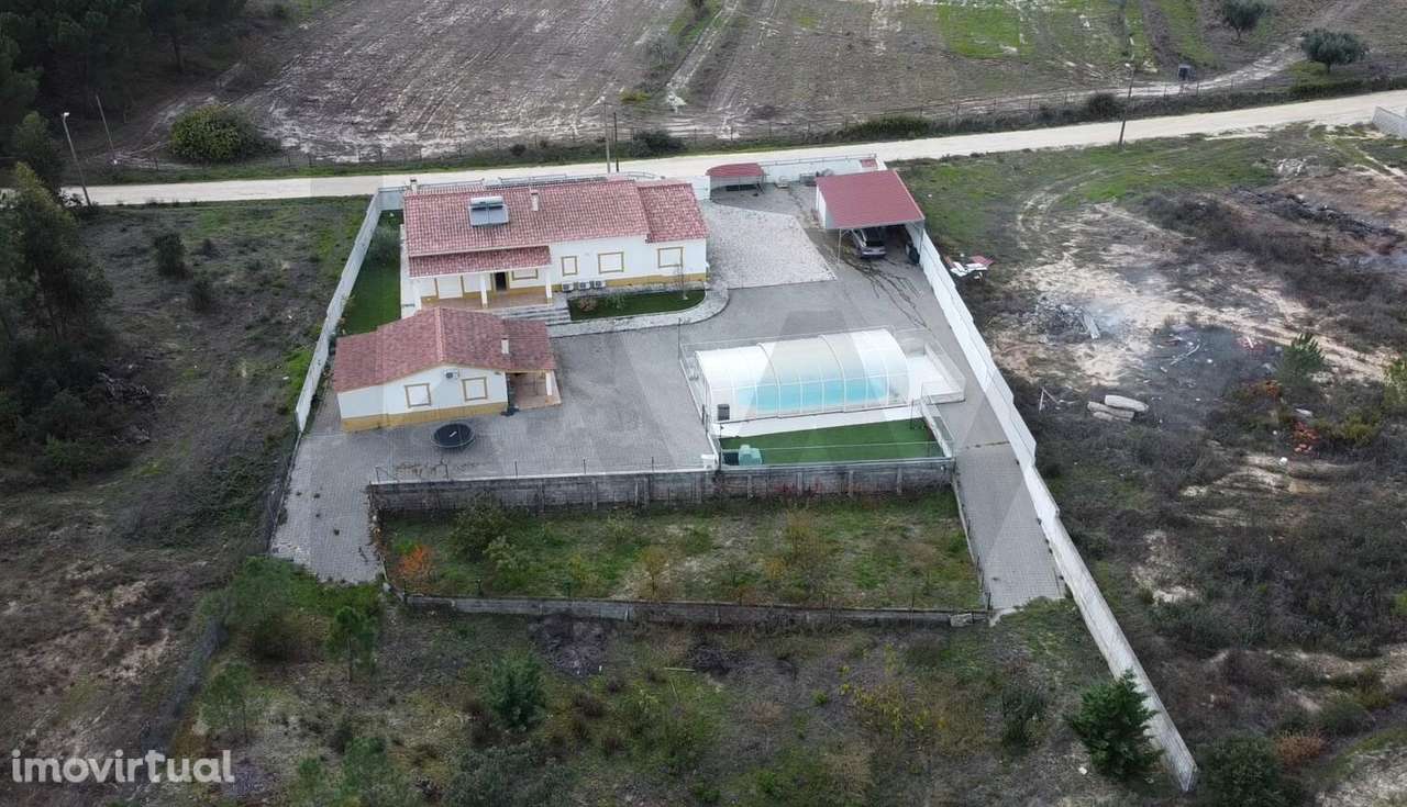 MORADIA T5 + 2 COM 2200 mts de TERRENO - LOGRADOURO, PISCINA AQUECIDA - Grande imagem: 5/60