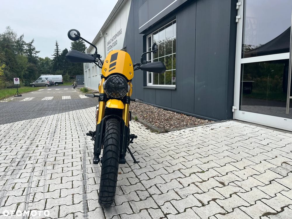 Triumph Scrambler - 6