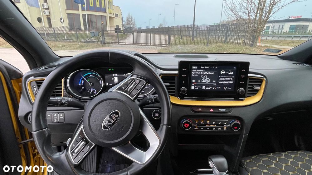 Kia XCeed - 13