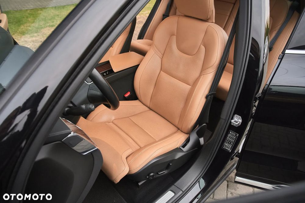 Volvo XC 60 B5 D AWD Inscription - 22