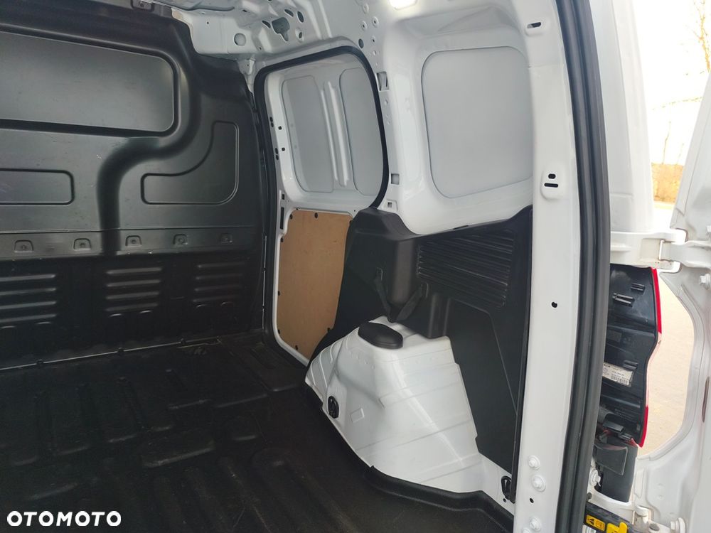 Ford Transit Courier - 20