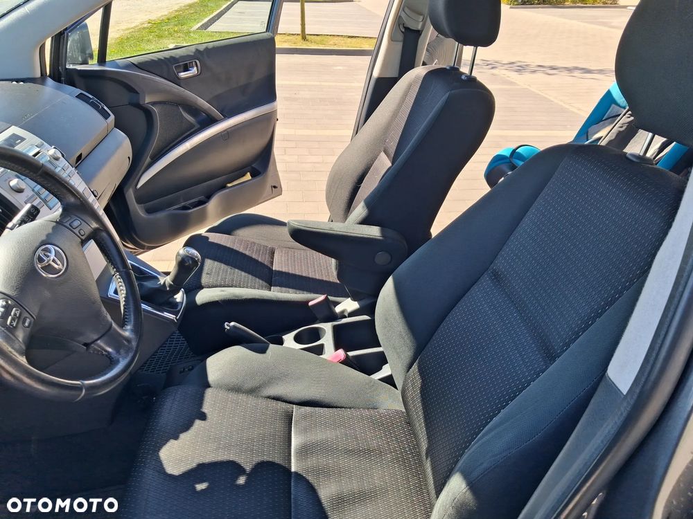 Toyota Corolla Verso 1.8 Premium + 7os - 8