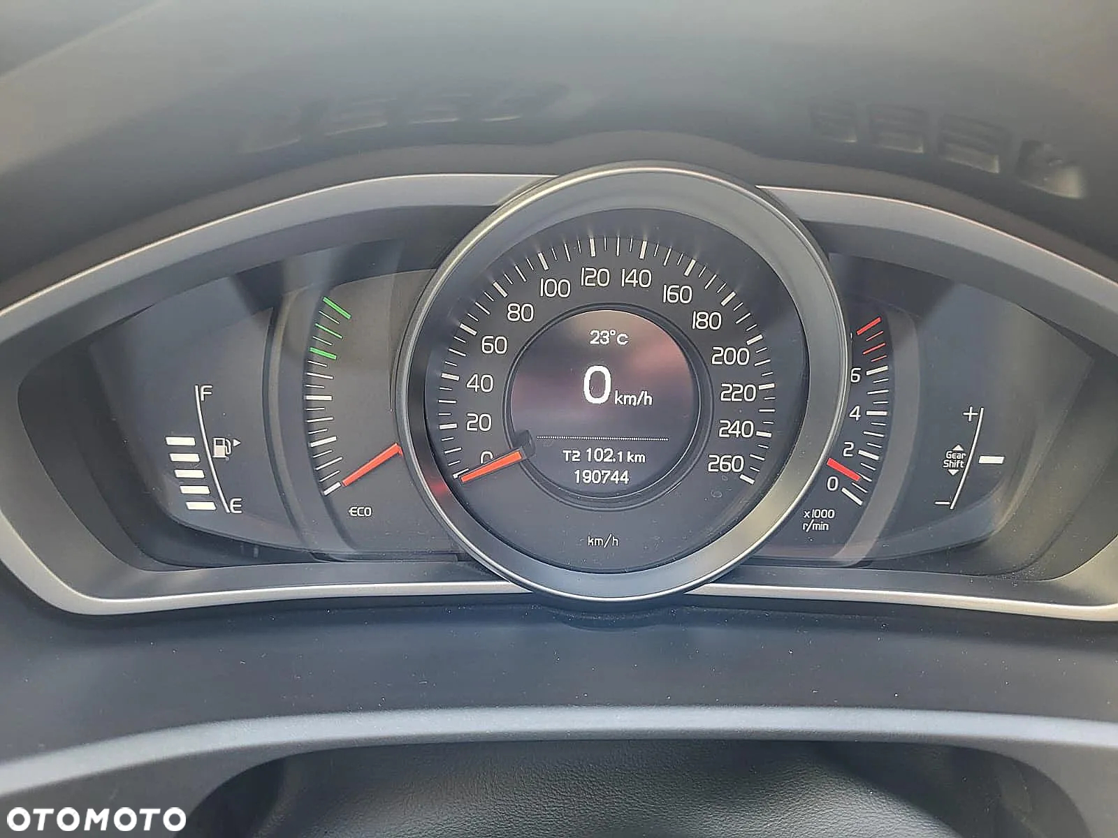 Volvo V40 T3 Momentum - 35