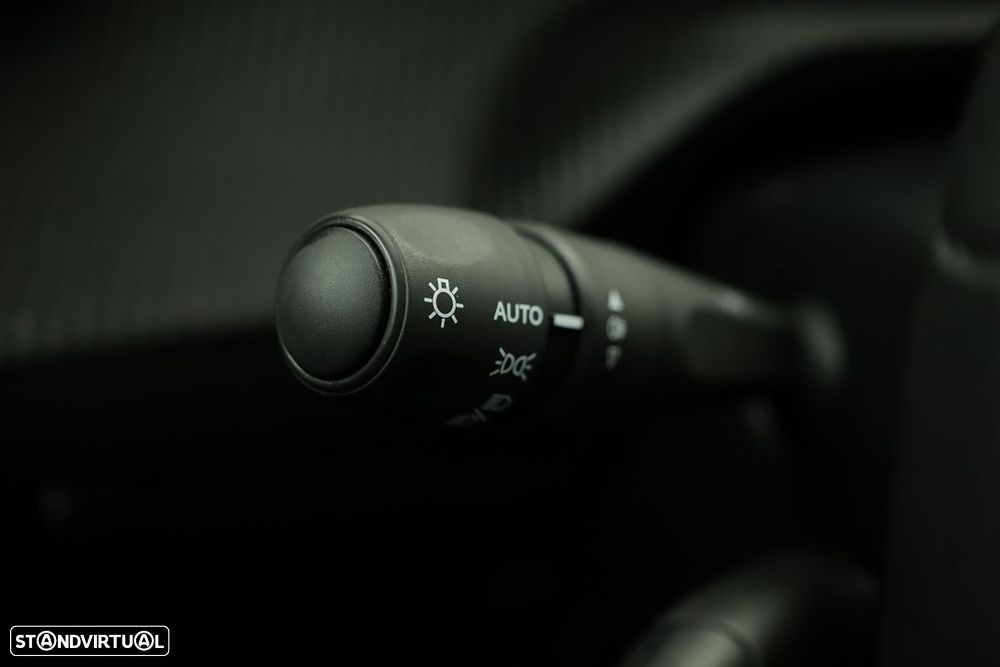 Peugeot 2008 1.2 PureTech Allure - 19