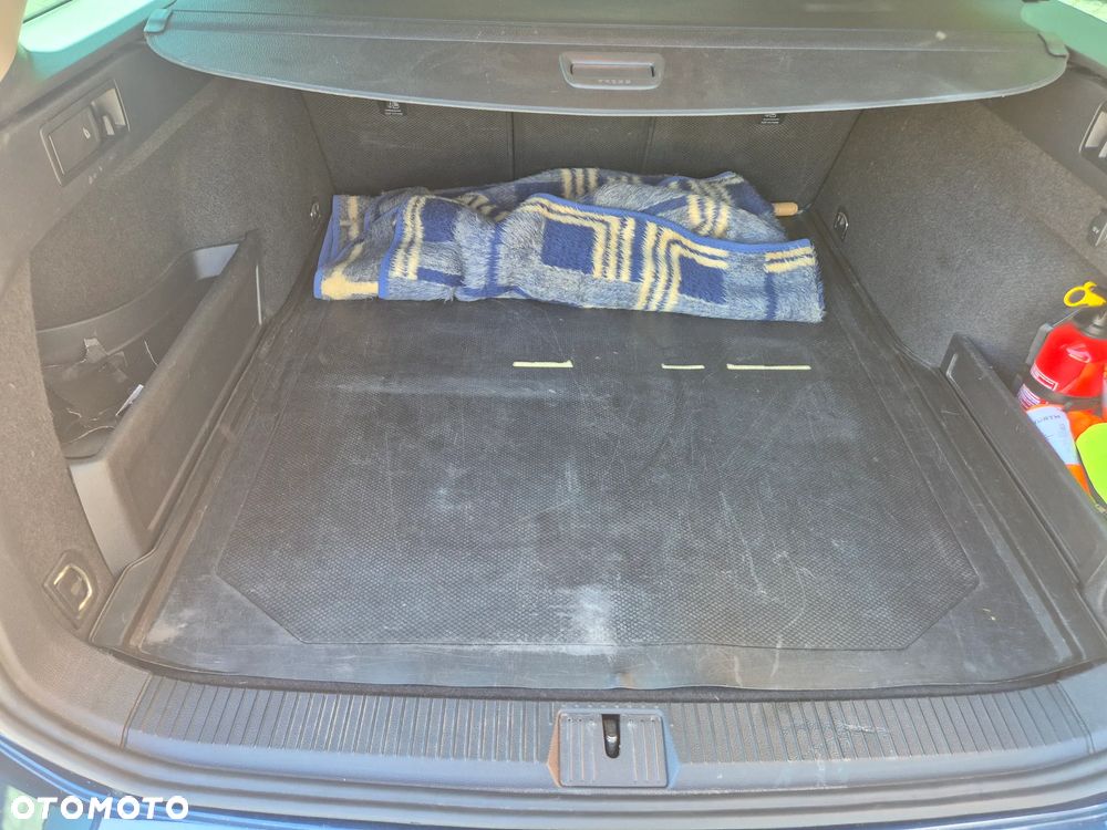 Volkswagen Passat - 23