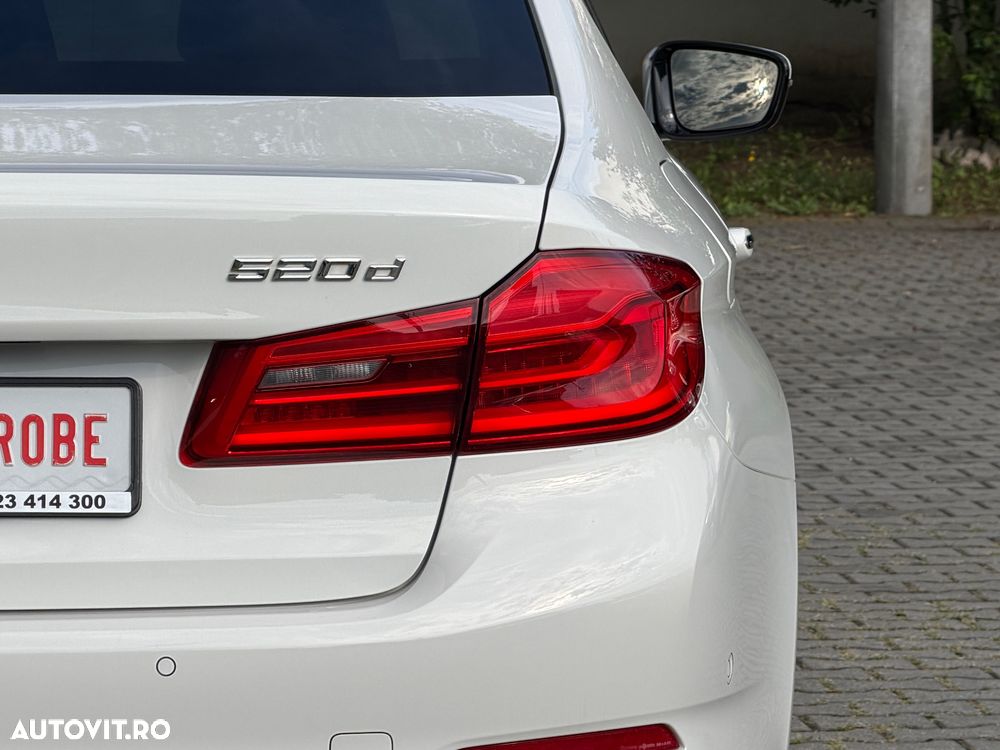 BMW Seria 5 520d Aut. - 39