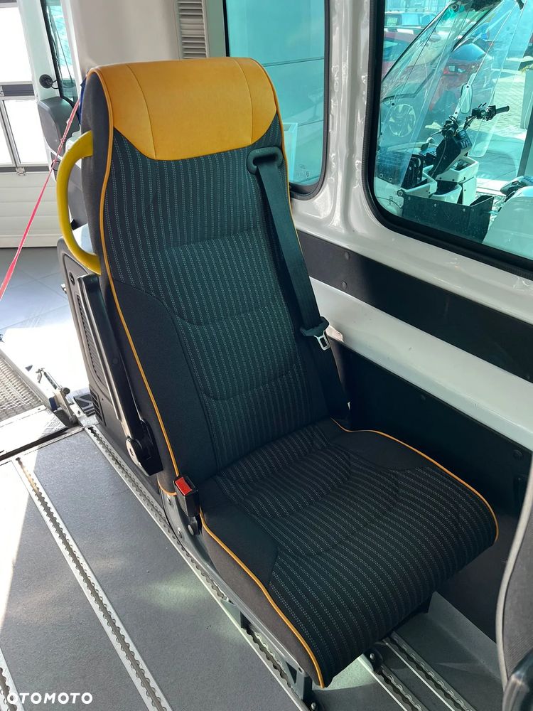 Ford Transit 350 Combi 2.2 TDCi Manual / BEZWYPADKOWY / GWARANCJA / 9 MIEJSC / SERWISOWANY / 1WŁ. / ORYGINALNY PRZEBIEG / RAMPA DLA INWALIDÓW - 19