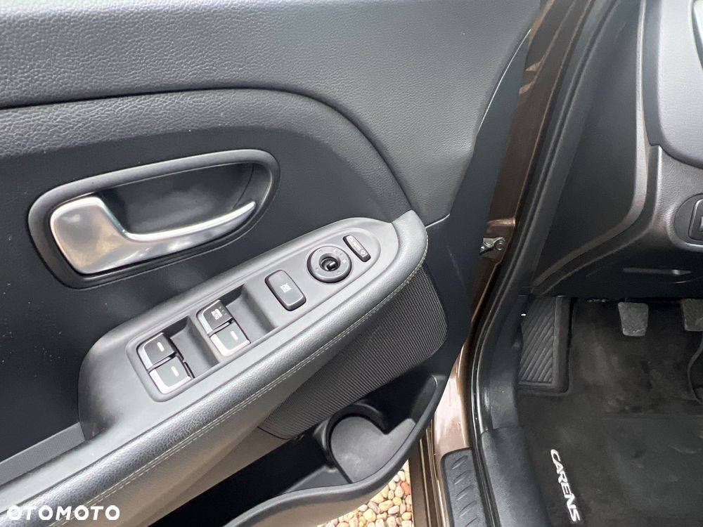 Kia Carens 1.6 GDI Dream Team Edition - 15