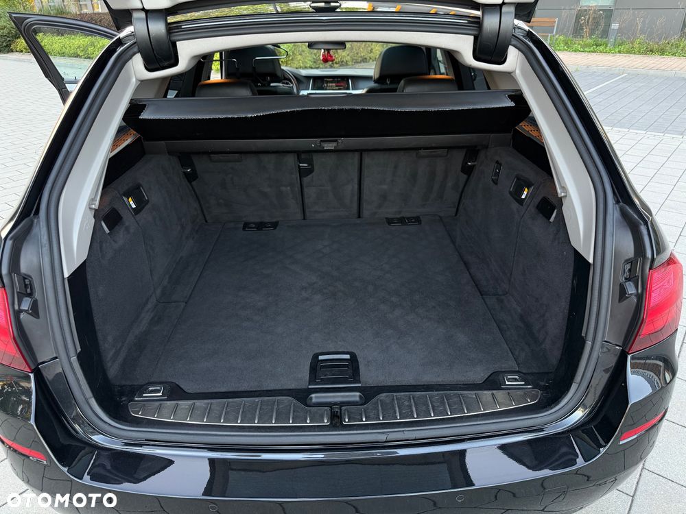 BMW Seria 5 525d Touring Modern Line - 20