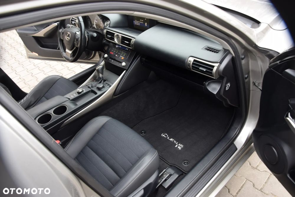 Lexus IS 250 Classic - 9