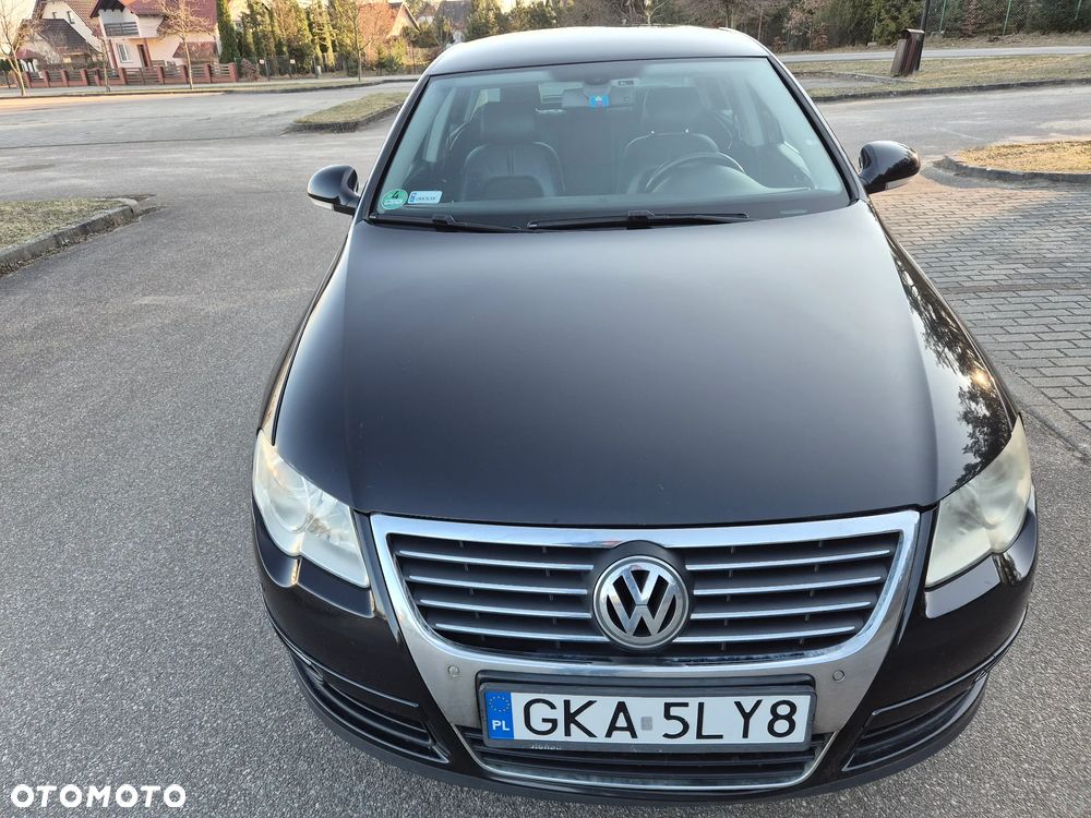 Volkswagen Passat 2.0 TDI DPF Highline - 24