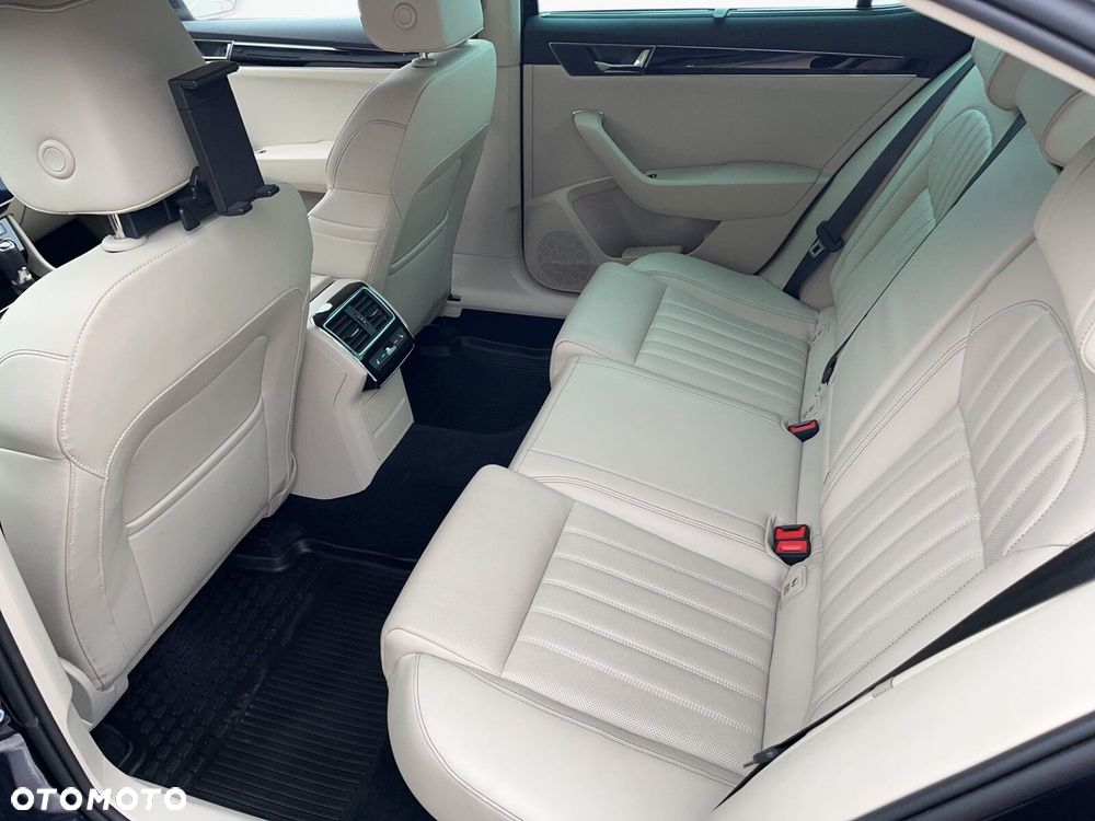 Skoda Superb 2.0 TDI SCR 4x4 L&K DSG - 12