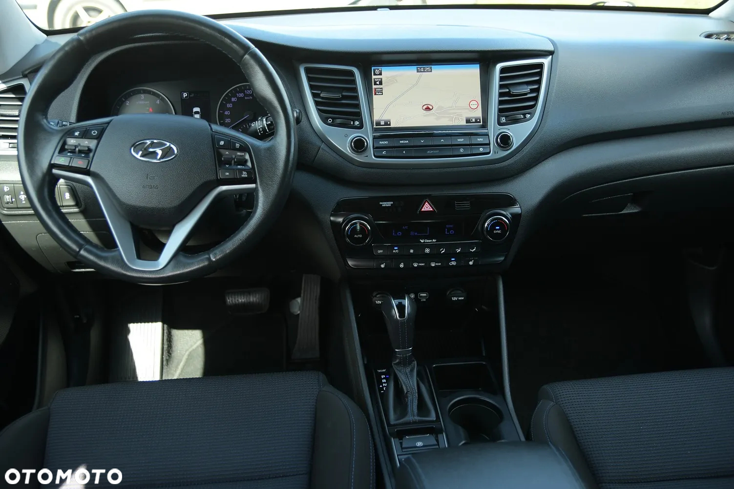 Hyundai Tucson 1.7 CRDI BlueDrive Design 2WD DCT - 19