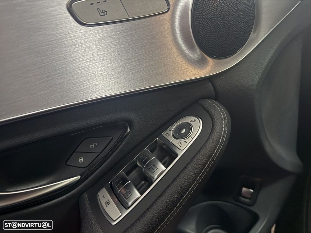 Mercedes-Benz C 300 de AMG Line - 17