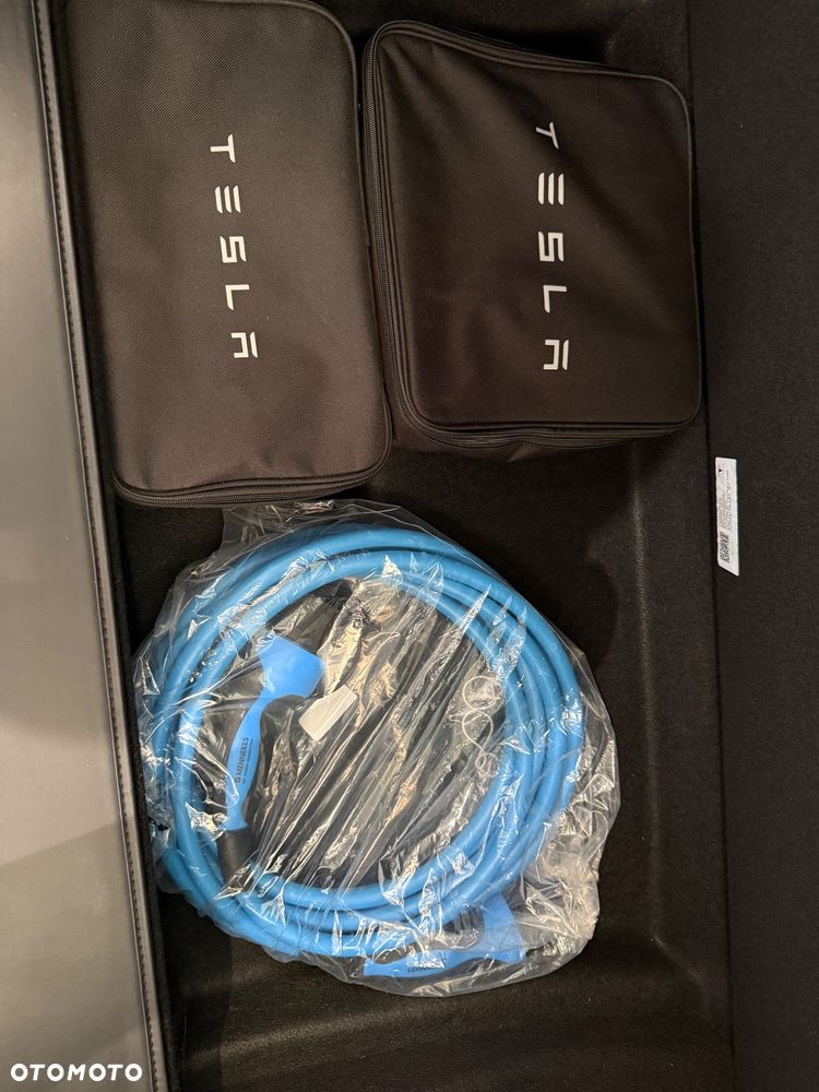 Tesla Model Y Long Range AWD - 18
