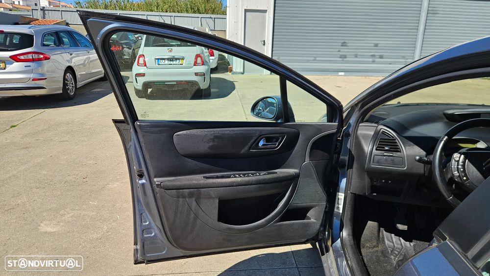 Citroën C4 ver-1-6-hdi-sx - 9