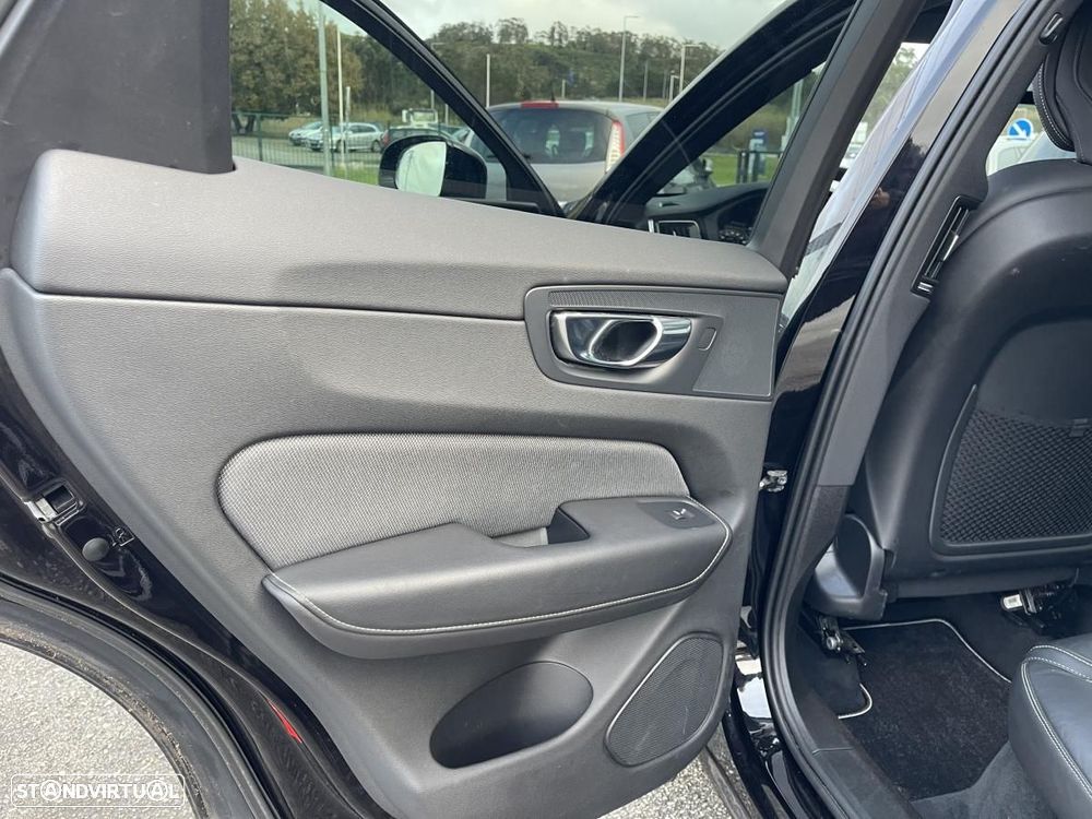 Volvo XC 60 D4 Geartronic RDesign - 12