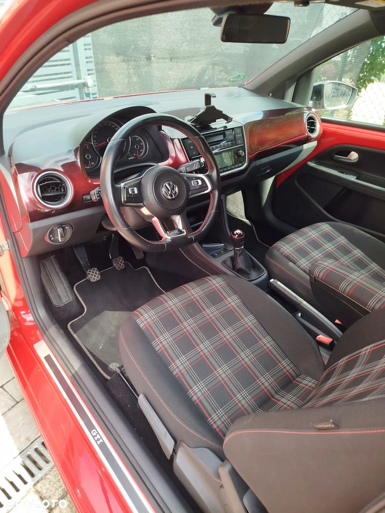 Volkswagen up! GTI - 9