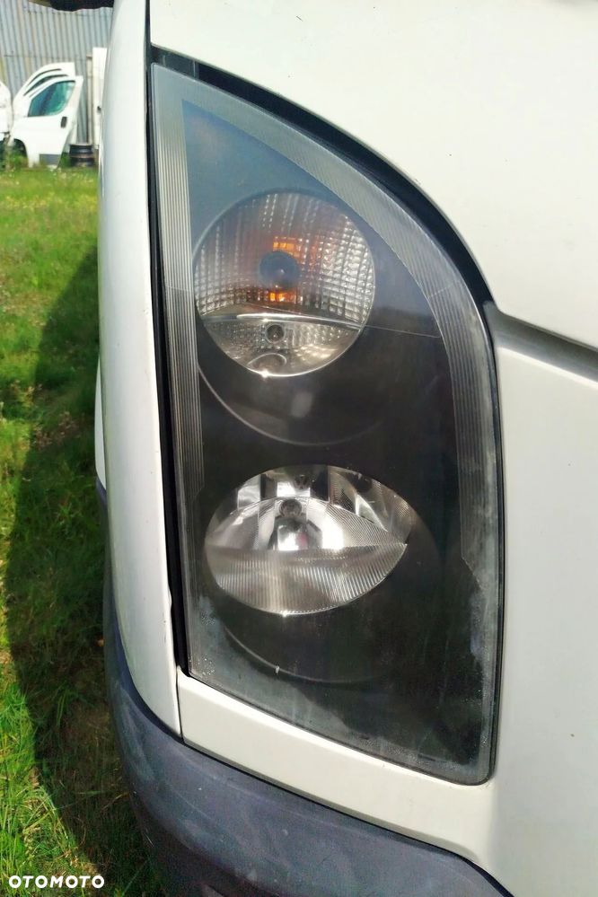 lampa przód prawa HELLA kompletna do lekkiej polerki do Vw Crafter I 06- 2E1941016