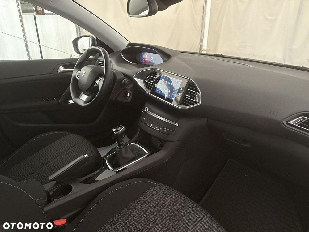 Peugeot 308 - 23
