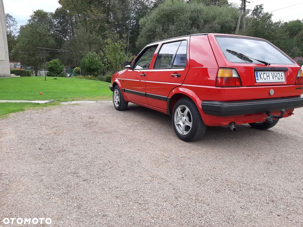 Volkswagen Golf 1.6 GL - 4