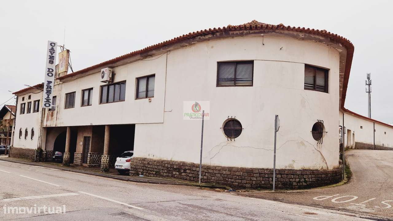 Prédio das Caves do Freixo - Grande imagem: 5/38