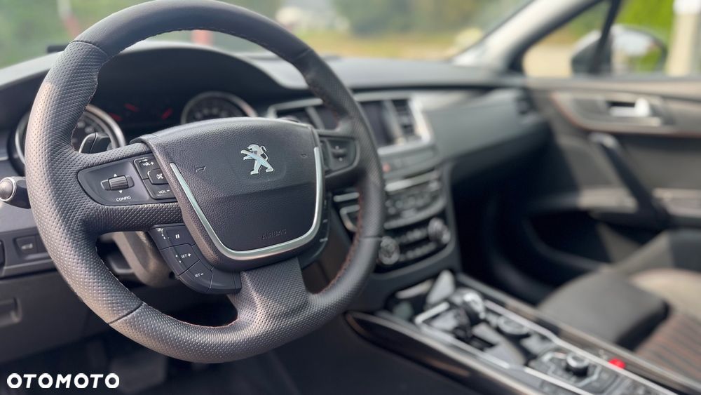 Peugeot 508 RXH Hybrid4 - 12