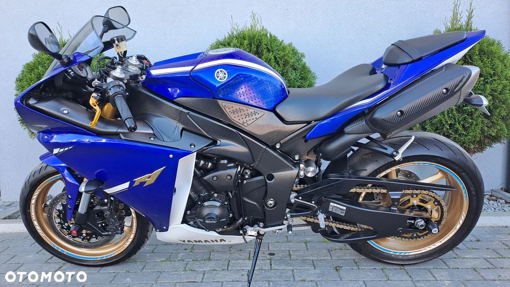 Yamaha R1 - 3