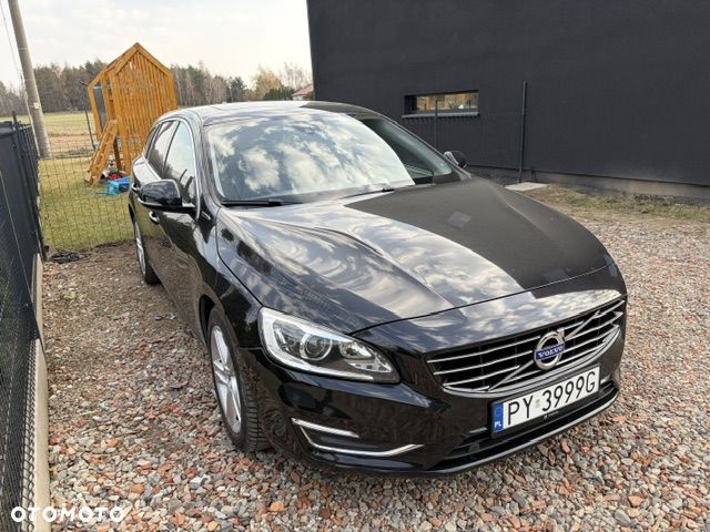 Volvo V60 D6 AWD Plug-in Hybrid Summum - 2