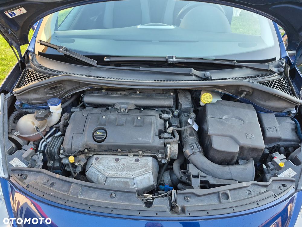 Peugeot 207 1.4 16V Trendy - 12