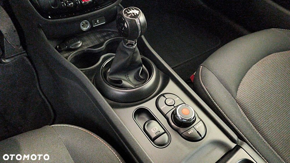 MINI Clubman One - 19