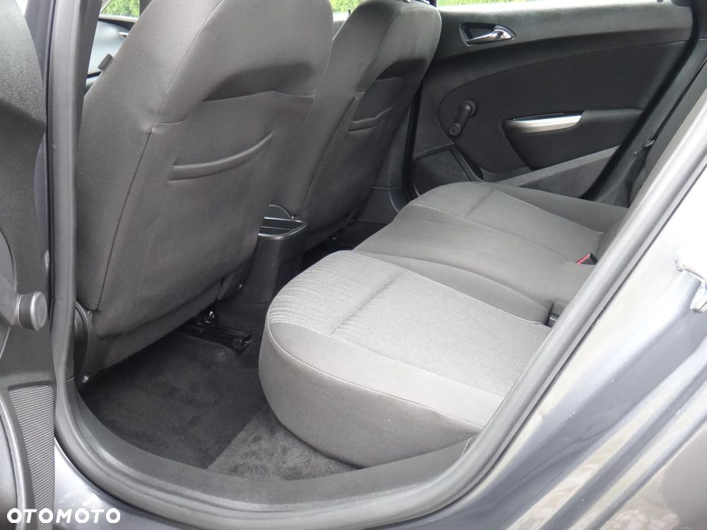 Opel Astra 1.6 Innovation - 30