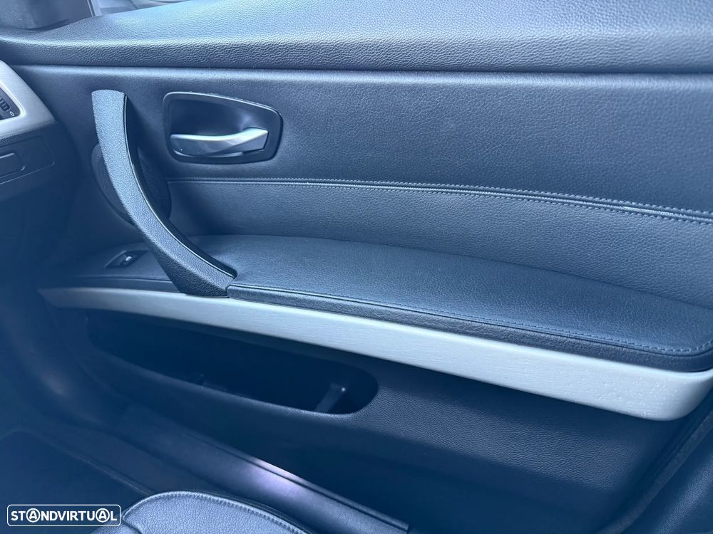 BMW 320 d Touring - 26