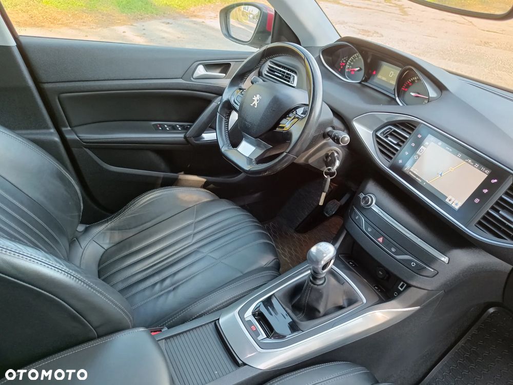 Peugeot 308 SW HDi FAP 150 Allure - 12