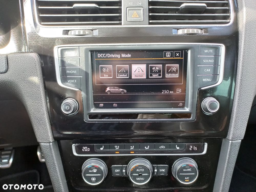 Volkswagen Golf - 27