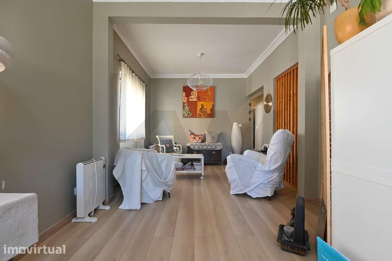 Apartamento T2 Renovado com Varanda no Centro da Parede I Cascais - Grande imagem: 4/23