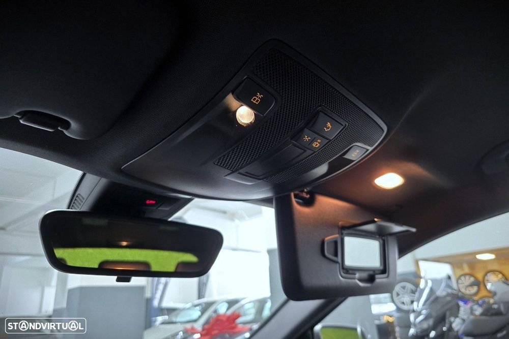 Mercedes-Benz A 180 d Urban — fotografia 33