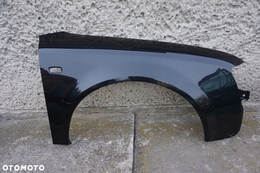 BŁOTNIK PRAWY AUDI A4 B6 LZ9W 00/04r