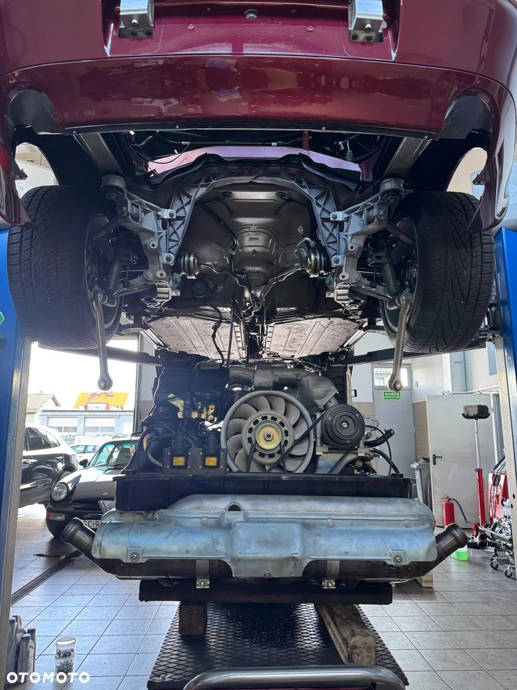 Porsche 911 - 32