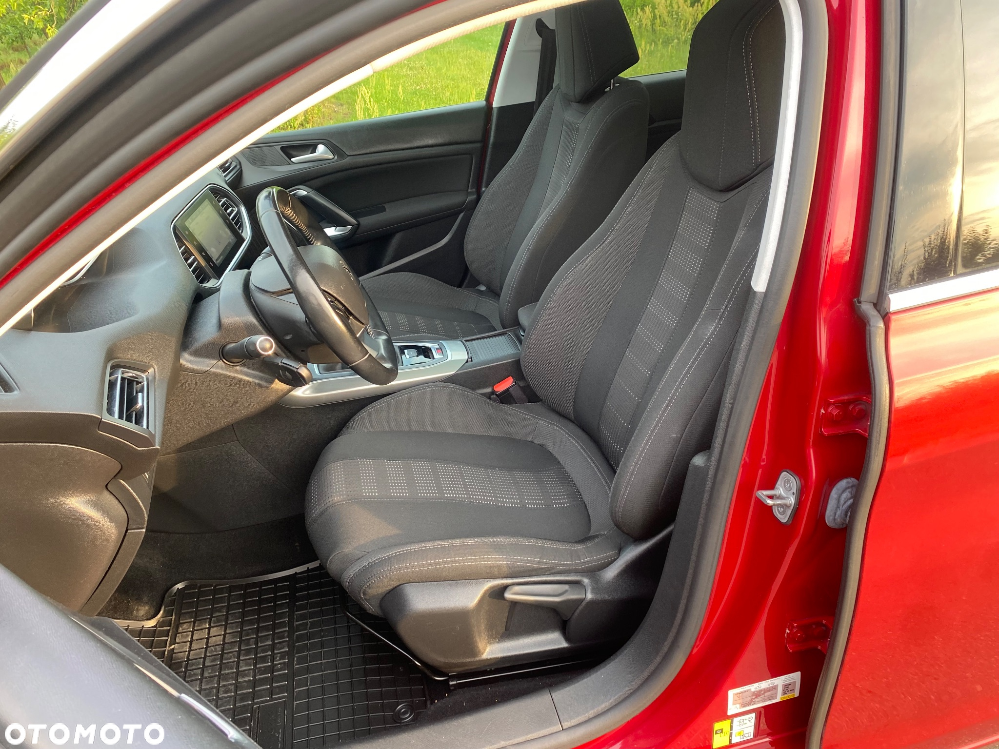 Peugeot 308 1.2 PureTech Allure S&S - 21